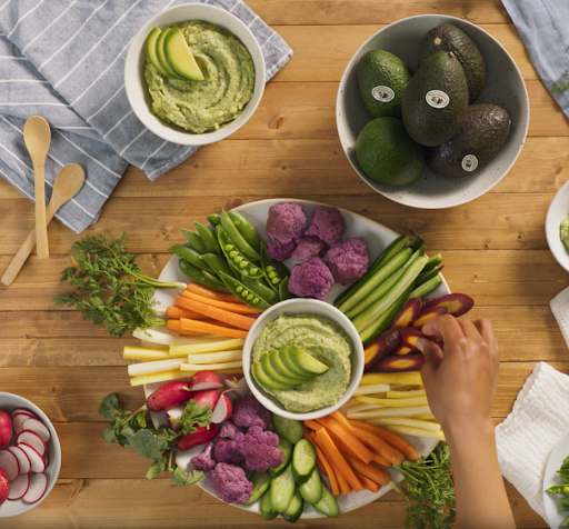 CAC featured a summer-friendly California Avocado Dip with Roasted Fennel White Beans recipe as part of its consumer advertising campaign.