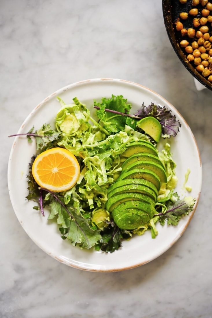 Sarah Copeland of Edible Living shared a California Avocado Caesar Salad with Crispy Chickpeas. Shared in both the salad and dressing, California avocados provide a fresh, creamy texture to this dish.